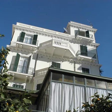 Virginia Aparthotel 3*
