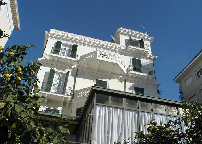 Virginia Aparthotel 3*